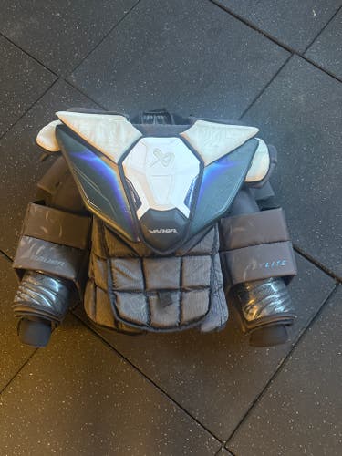 Small Bauer Vapor Flylite Goalie Chest Protector (Used)