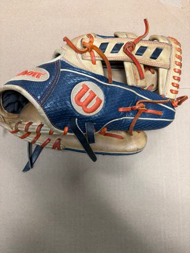 2024 Wilson A2000 RH Baseball Glove 11.5" (Used)