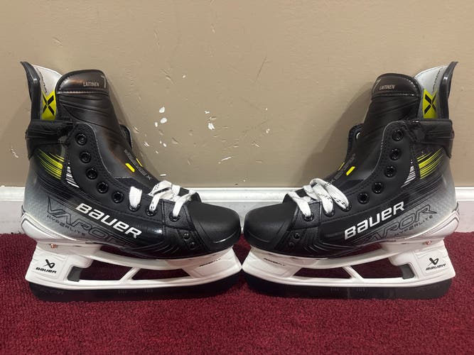 Bauer Vapor Hyperlite 2 Hockey Skates Pro Stock Size 4 (New) Item#MN4HY