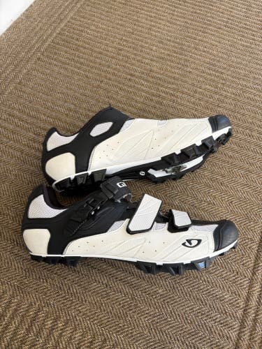 Giro Privateer Cycling Shoes - LIKE NEW, Men's Size 12.75 US (12.5)