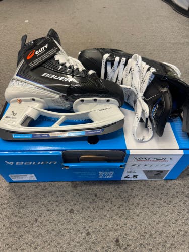 Bauer Vapor Flylite Hockey Skates Size 4.5 (New) Fit 2