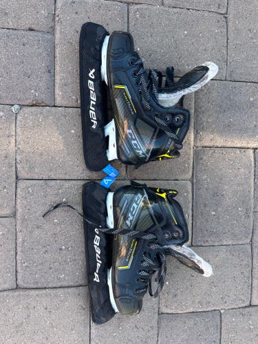 CCM Super Tacks 9370 Hockey Skates Regular Width Size 3.5 (Used)