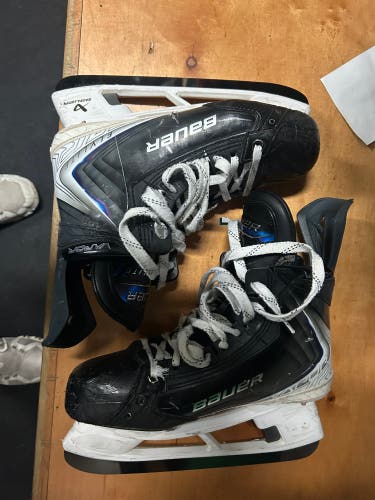 2025 Bauer Vapor Flylite Hockey Skates Size 8 Fit 3 w/ TWO sets of NEW Fly-Ti Steel (Used)