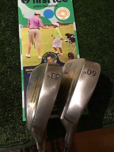 Master Grip Tour Series 53-60 Wedge Set Regular Graphite Shafts