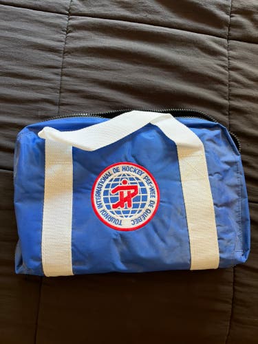Vintage International Pee-Wee Hockey Tournament Quebec Bag – Blue