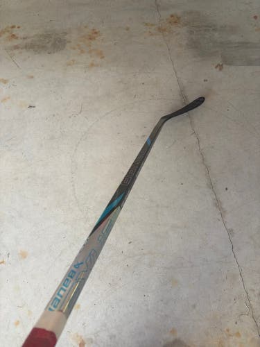 Junior Bauer Nexus Tracer Right Handed Hockey Stick P28 50 Flex (Used)