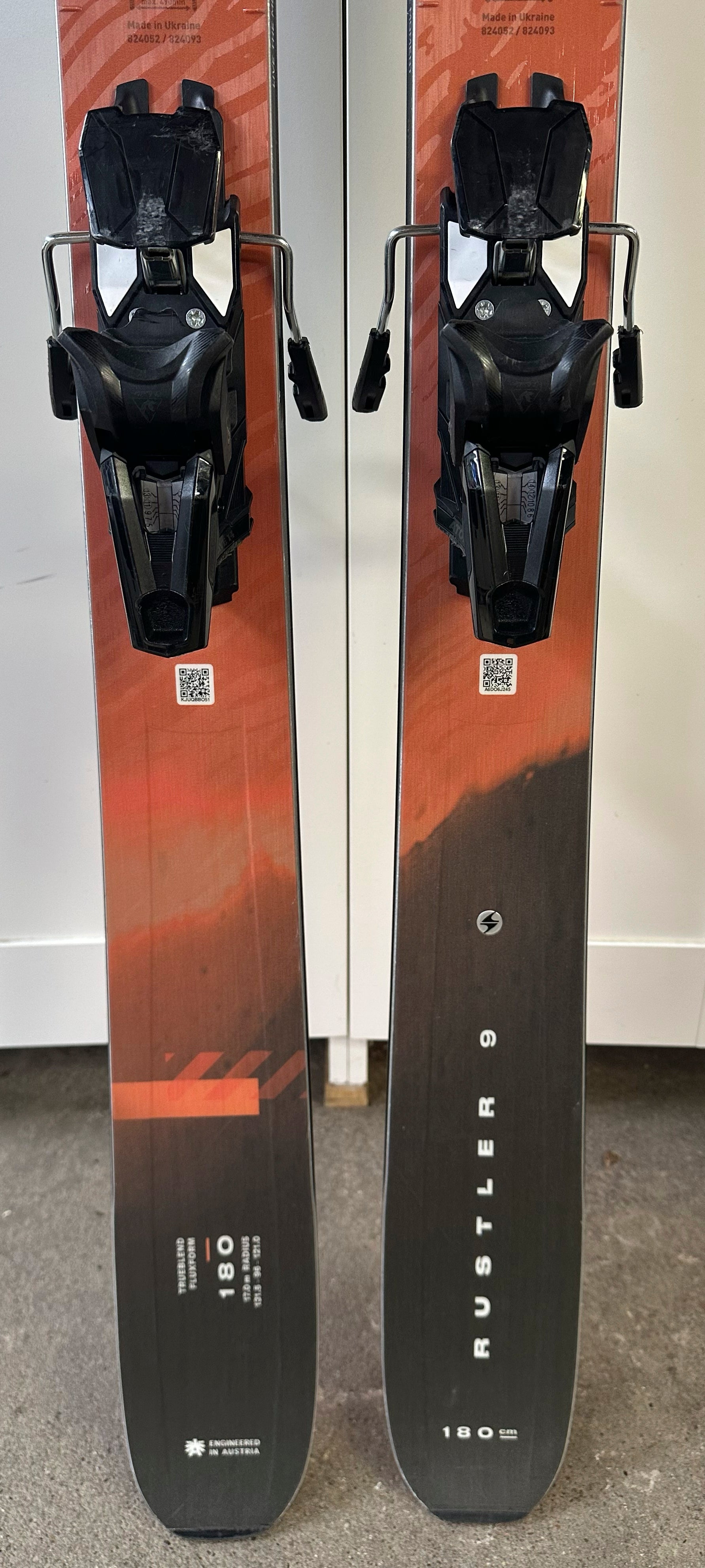 Men's 2024 All Mountain 180cm Blizzard Rustler 9 Skis with Salomon