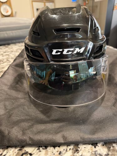 Medium CCM Tacks 310 Helmet w/ visor