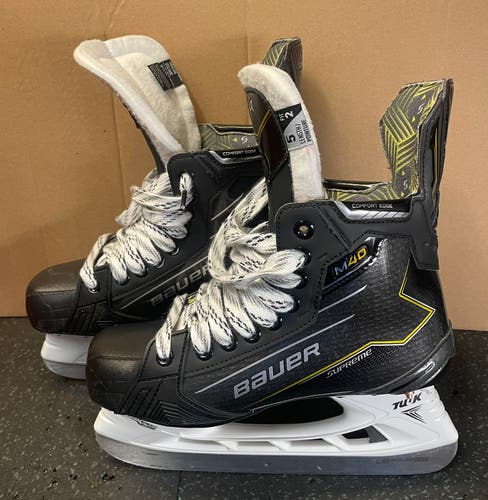 Bauer Supreme M40 Hockey Skates Size 5 Fit 2