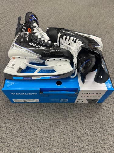 Bauer Vapor Flylite Hockey Skates 6 (New) Fit 2