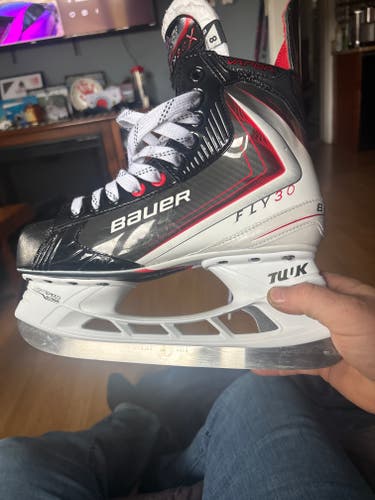 Black/White Fly 30 Hockey Skates Regular Width 8 (Used)