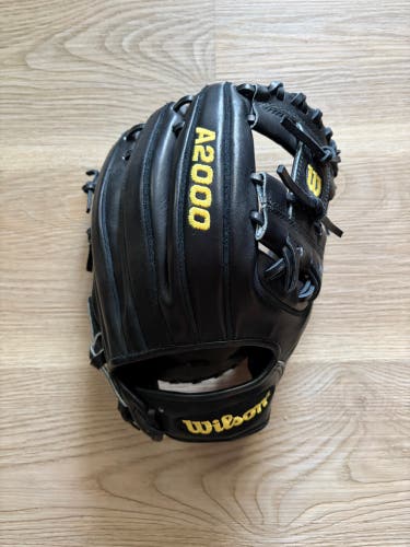 PRO ISSUE - Wilson A2000 1788 Infield Baseball Glove 11.25"