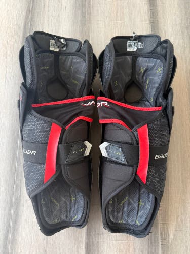 Senior Bauer Vapor Fly40 15" Shin Pads (Used)