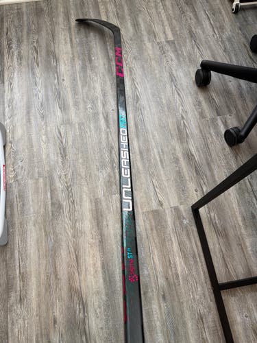 Senior CCM Ribcor Trigger Unleashed Pro Right Handed Hockey Stick P28 85 Flex Pro Stock (New)