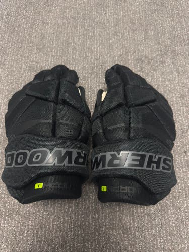 Sher-Wood Rekker Morph 1 Gloves 13" (Used)