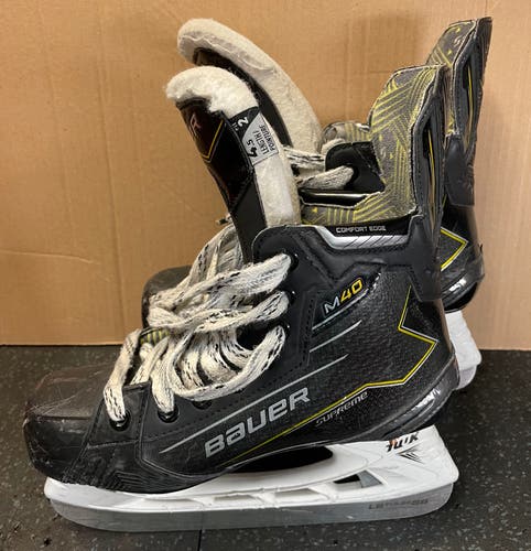 Used Bauer Supreme M40 Hockey Skates Size 4.5 Fit2