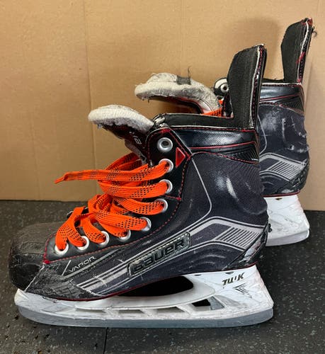 Used Bauer Vapor X500 Hockey Skates Size 3