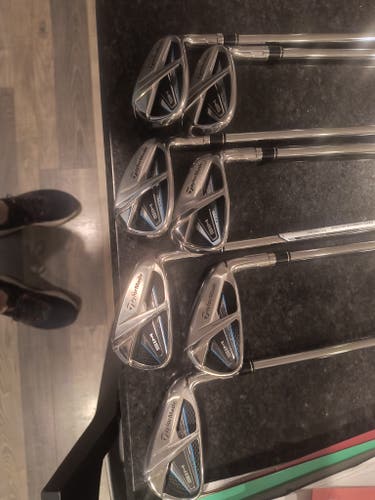 TaylorMade SIM Max Right Handed Iron Set Regular Flex (7 Clubs) #5 - #9, PW, GW (Used)