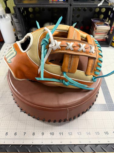 Marucci Acadia RH Fastpitch Softball Glove (Used)