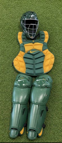 Baylor Green and Gold Nike Vapor Catcher's Set (Used) team issued