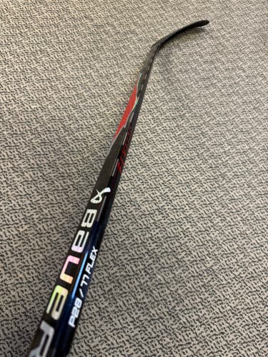Senior Red  Bauer Vapor Flylite Left Hand Hockey Stick P28 77 Flex (New)