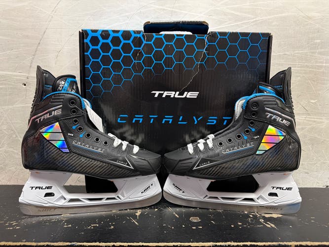 2024 True Catalyst 7x4 Hockey Skates Regular Width 8.5 (New)