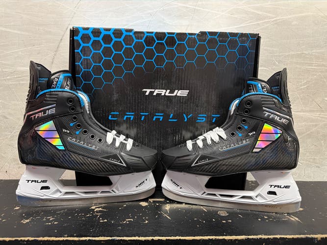 2024 True Catalyst 7x4 Hockey Skates Regular Width 9.0 (New)