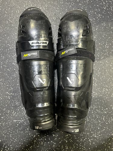 Intermediate Bauer Supreme M5 Pro 14" Shin Pads (Used)