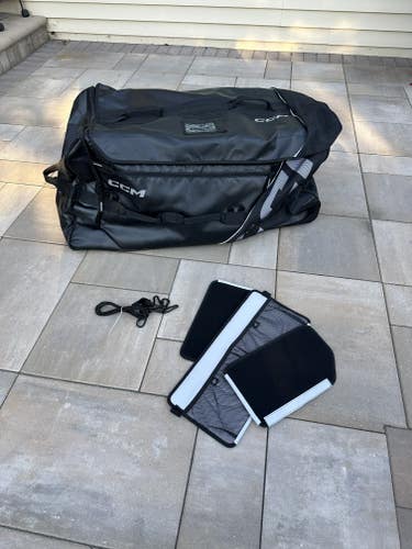 CCM Goalie Wheel Bag (Like New) Model 580, 40"