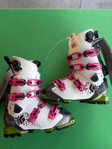 Black Diamond Shiva 110 Ski Boots | Mondo 24 & 24.5
