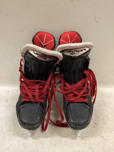 Used Bauer VAPOR XS PRO Intermediate Hockey Skate Intermediate 3.5 11725-S000510326
