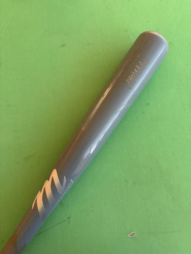 Marucci Pro Cut Maple Bat (-3) 30 oz 33"
