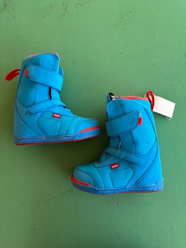 Kid's 11-13 HEAD KID Velcro Snowboard Boots Soft Flex