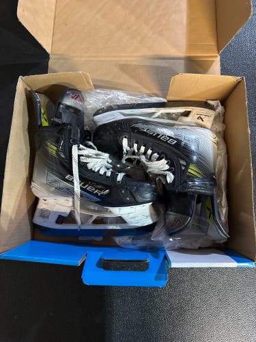 2023 Bauer Vapor Hyperlite 2 Hockey Skates 6 Upgraded steel included!! (Used) (GREAT CONDITION)