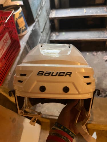Medium Bauer Re-Akt 85 Helmet (New)