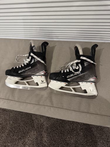 Black/Gray 2025 Bauer Vapor X Shift Pro Hockey Skates Regular Width 6.5 (Used)