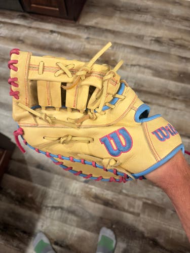 Wilson A1000 LH First Base Baseball Glove 12.5" (New) BROKEN IN