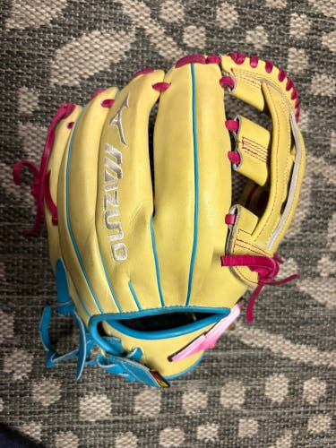 2024 Mizuno Prospect RH Infield Softball Glove 12" (Used)