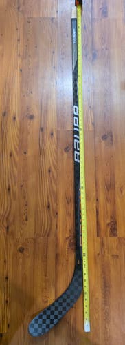 Intermediate Bauer Nexus Havok Right Handed Hockey Stick P28 65 Flex (Used)