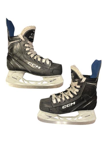 Used CCM NEXT Junior Hockey Skate Junior 02 11873-S000246017