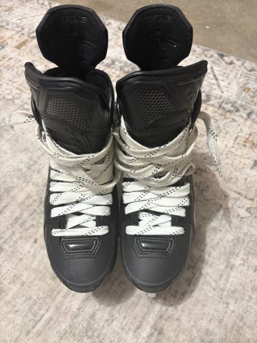 Black 2024 True Catalyst 5x4 Hockey Skates 9 (Used) Blackout