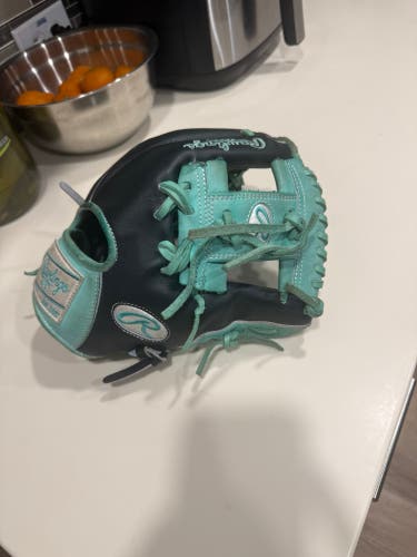 Rawlings Heart of the Hide PROR204 RH Infield Baseball Glove 11.5" (Used)