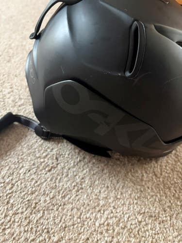 Oakley Mod 5 Helmet Size Md 55-59 CM