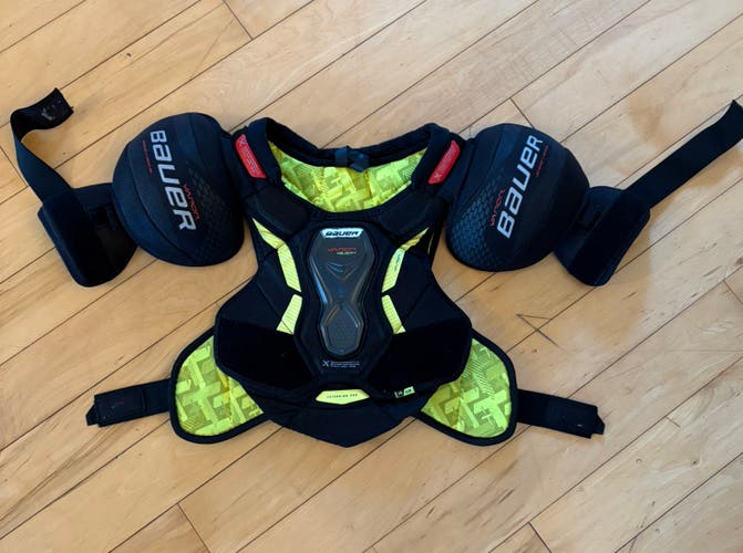 Small Junior Bauer Vapor Velocity Shoulder Pads (Used)