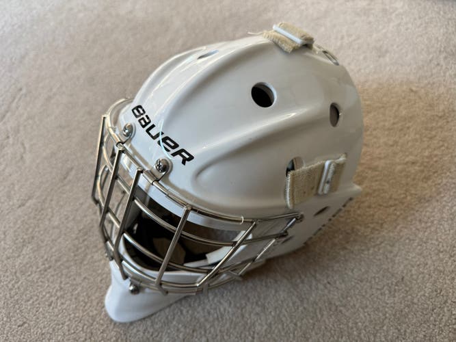 Senior Small 2025 Bauer 950 Goalie Mask (Used)