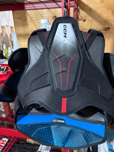 Men's Large Senior Jetspeed FT8 Pro Shoulder Pads (New)