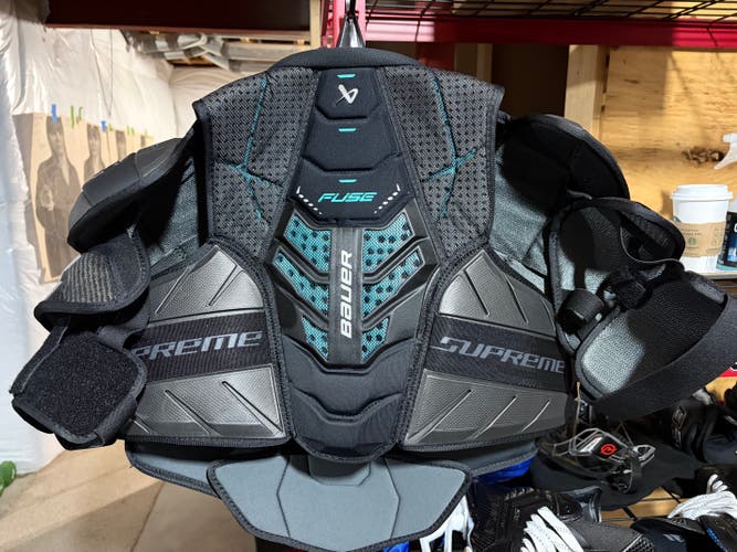 Large Senior Bauer Supreme Fuse Shoulder Pads (New)