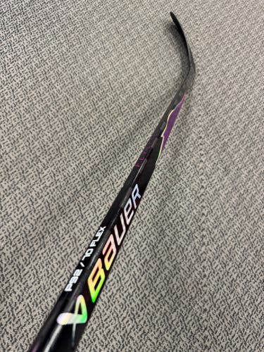 Senior Purple Bauer Vapor Flylite Right Handed Hockey Stick P92 70 Flex (New)