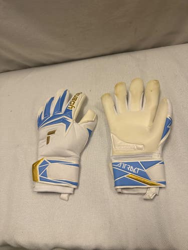 Used Reusch ATTRAKT Soccer Goalie Gloves White 9 11490-S000278525