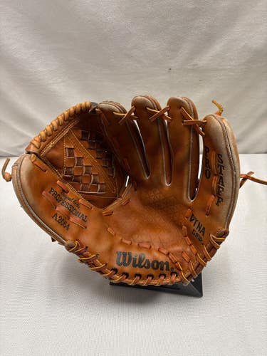 Used Wilson PRO STAFF A2064 BB/SB Glove RH Throw Brown 13" 11490-S000278497